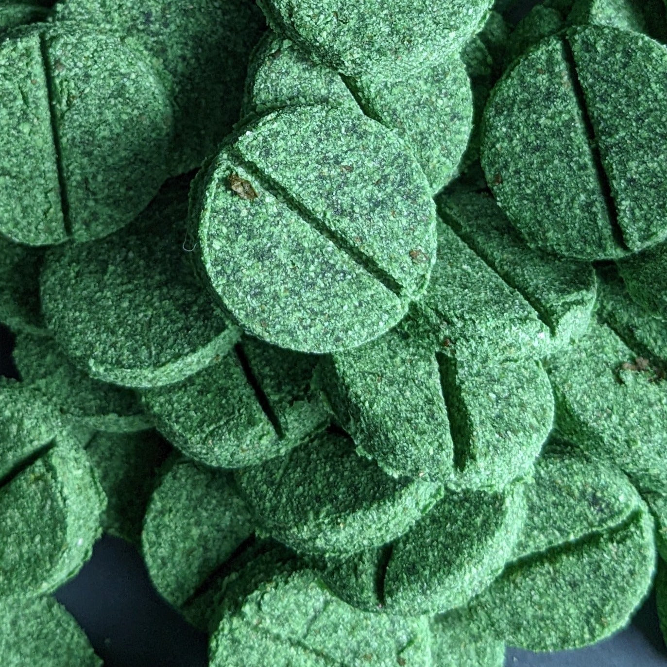 CHESTER'S SUPER GREENS DOG TREATS WITH 25 ESSENTIAL VITAMINS AND MINERALS