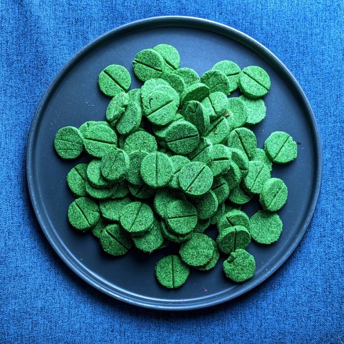CHESTER'S SUPER GREENS DOG TREATS WITH 25 ESSENTIAL VITAMINS AND MINERALS