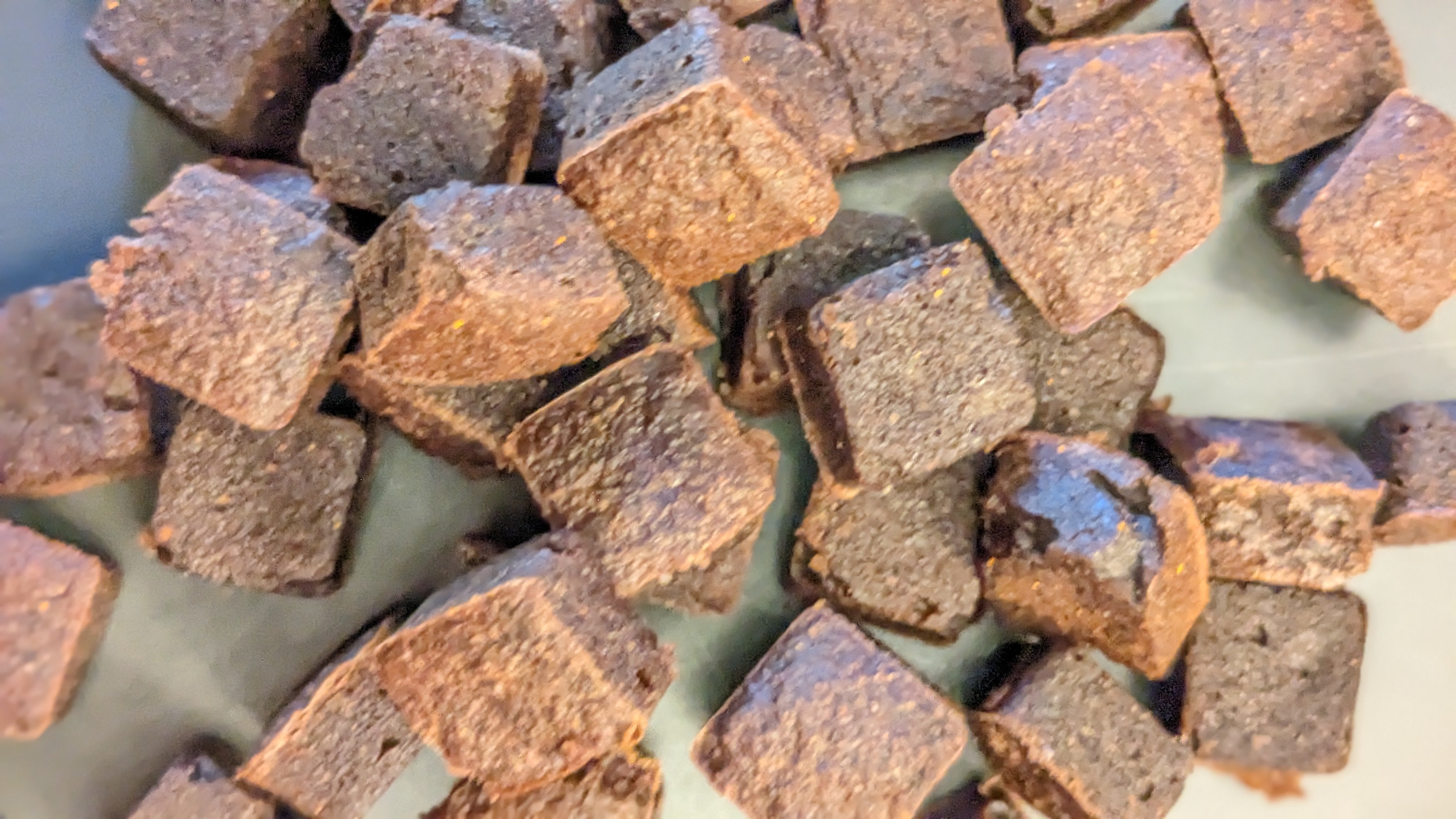CHESTER'S CAROB BROWNIE BITES (IN CAROB, BEEF OR PORK)